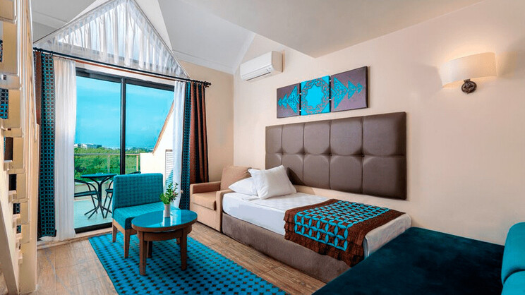 Panoramic View Duplex Family Room